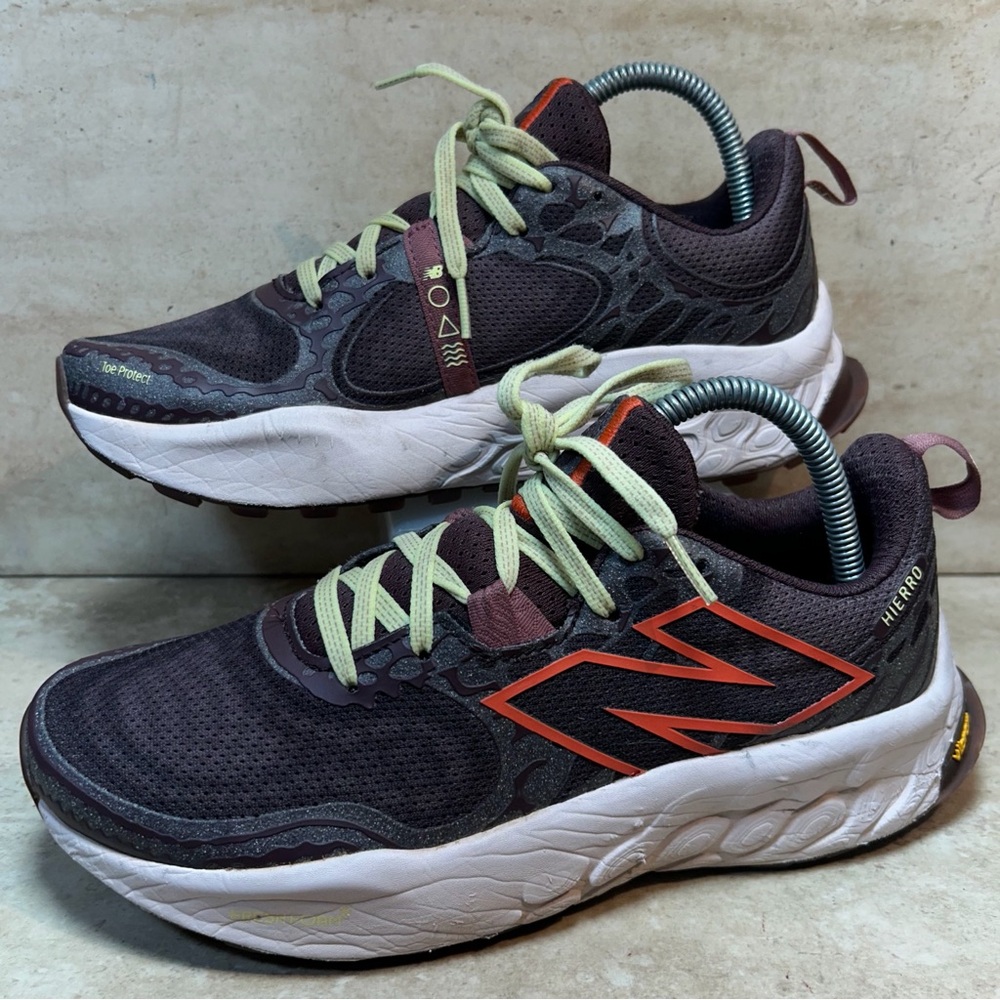 New Balance Hierro V8 Womens‎ Size 9B Licorice Gulf Red Trail Shoes WTHIERP8